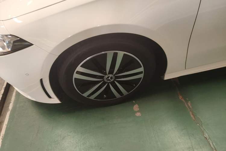 Used Mercedes-Benz A-Class 2019 A 180 L Sport Sedan Left Front Wheel Hub