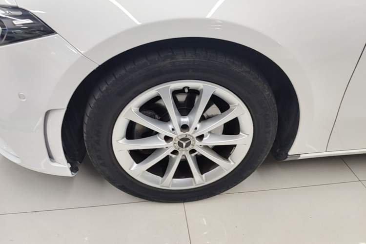 Used Mercedes-Benz A-Class 2019 A 200 Fashion Model Left Front Wheel Hub