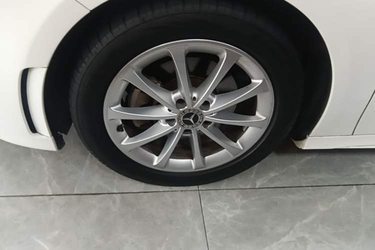 Used Mercedes-Benz A-Class 2019 Restyled A 200 L Sport Sedan Left Front Wheel Hub