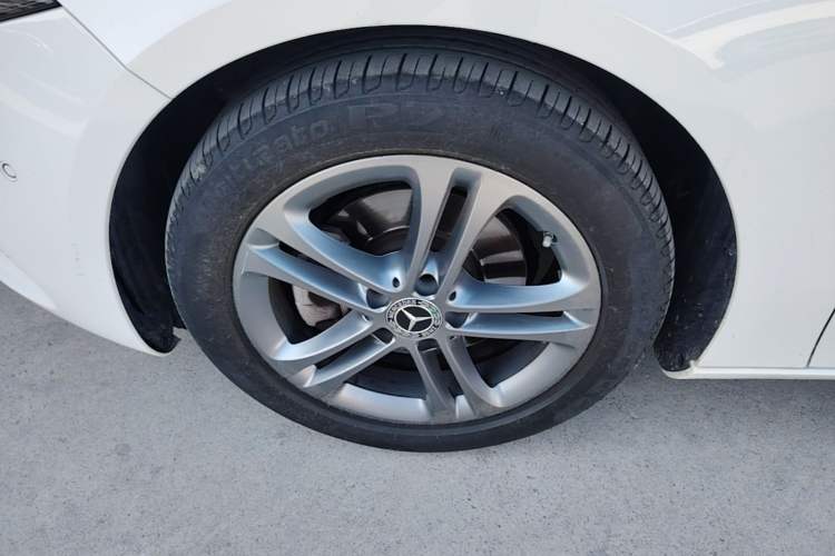 Used Mercedes-Benz A-Class 2019 A 200 Dynamic Edition Left Front Wheel Hub