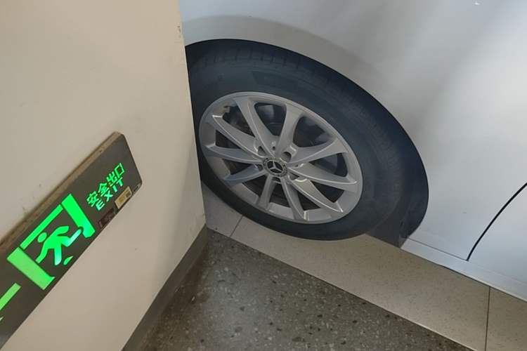 Used Mercedes-Benz A-Class 2019 Restyled A 200 L Sport Sedan Left Front Wheel Hub