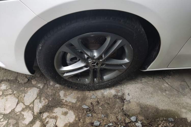 Used Mercedes-Benz A-Class 2019 A 200 Dynamic Edition Left Front Wheel Hub