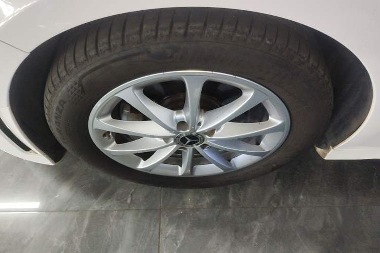 Used Mercedes-Benz A-Class 2019 Restyled A 200 L Sport Sedan Left Front Wheel Hub