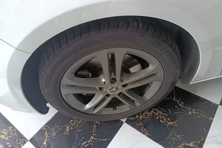 Used Mercedes-Benz A-Class 2019 A 200 Dynamic Edition Left Front Wheel Hub