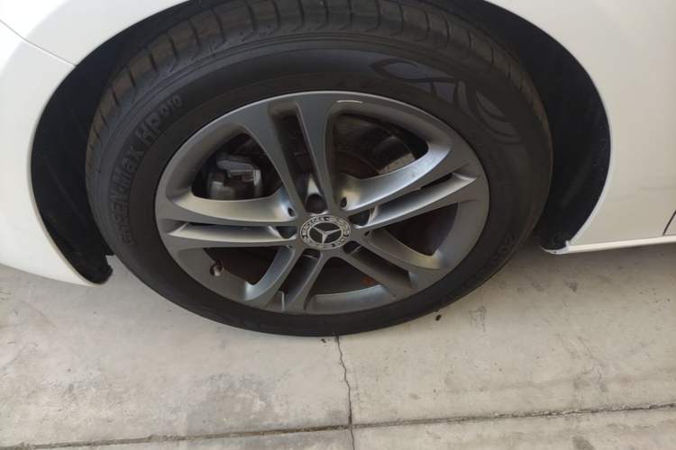 Used Mercedes-Benz A-Class 2019 A 200 Dynamic Edition Left Front Wheel Hub
