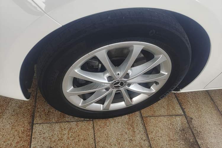 Used Mercedes-Benz A-Class 2019 A 200 Fashion Model Left Front Wheel Hub