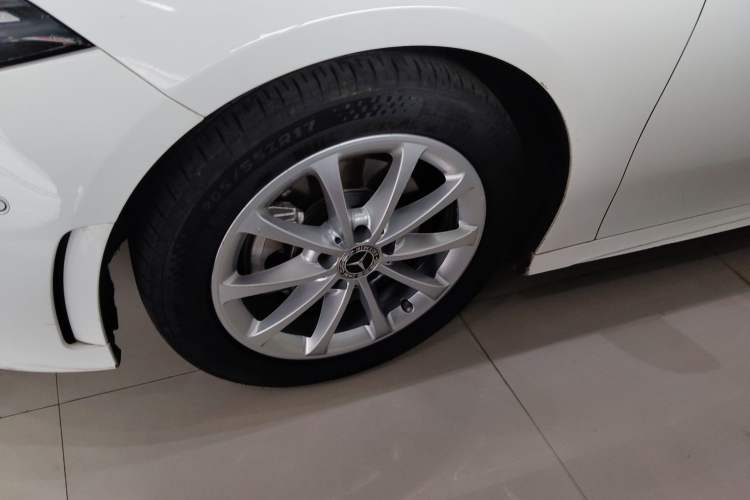 Used Mercedes-Benz A-Class 2019 Restyled A 200 L Sport Sedan Left Front Wheel Hub