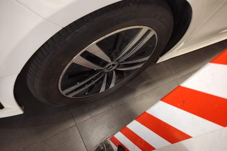 Used Mercedes-Benz A-Class 2019 A 180 L Sport Sedan Left Front Wheel Hub