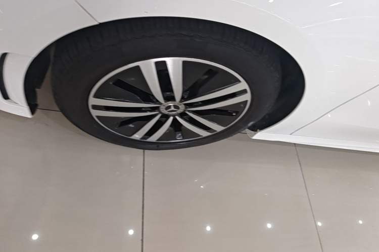 Used Mercedes-Benz A-Class 2019 A 180 L Sport Sedan Left Front Wheel Hub