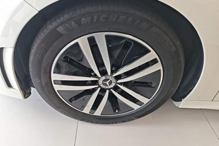Used Mercedes-Benz A-Class 2019 A 180 L Sport Sedan Left Front Wheel Hub