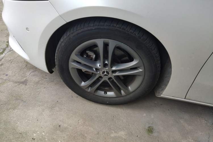 Used Mercedes-Benz A-Class 2019 A 200 Dynamic Edition Left Front Wheel Hub