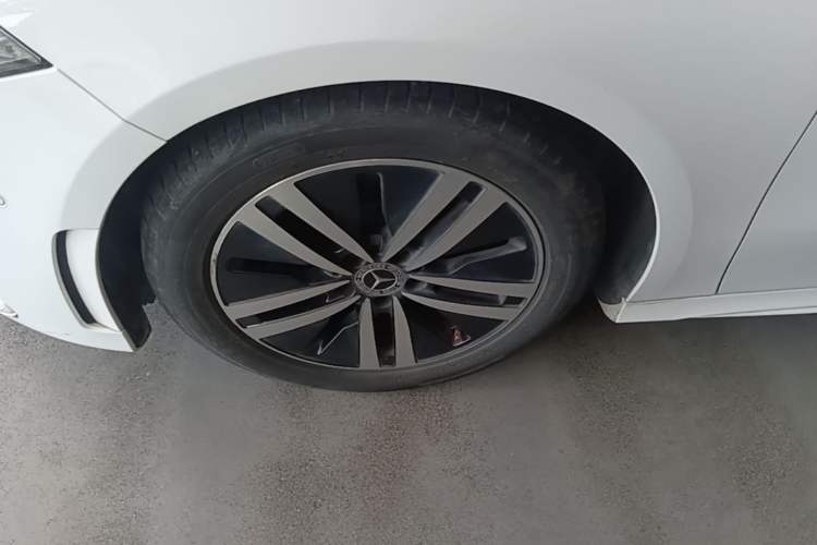Used Mercedes-Benz A-Class 2019 A 180 L Sport Sedan Left Front Wheel Hub