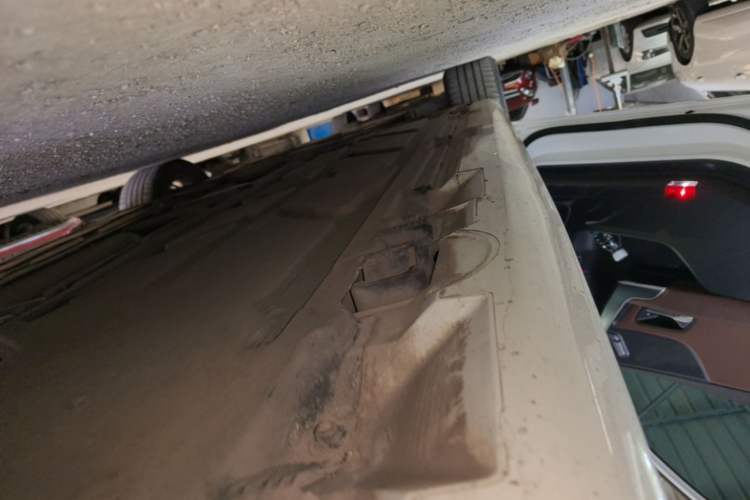 Used Mercedes-Benz A-Class 2019 A 200 L Sport Sedan Left Side Sill