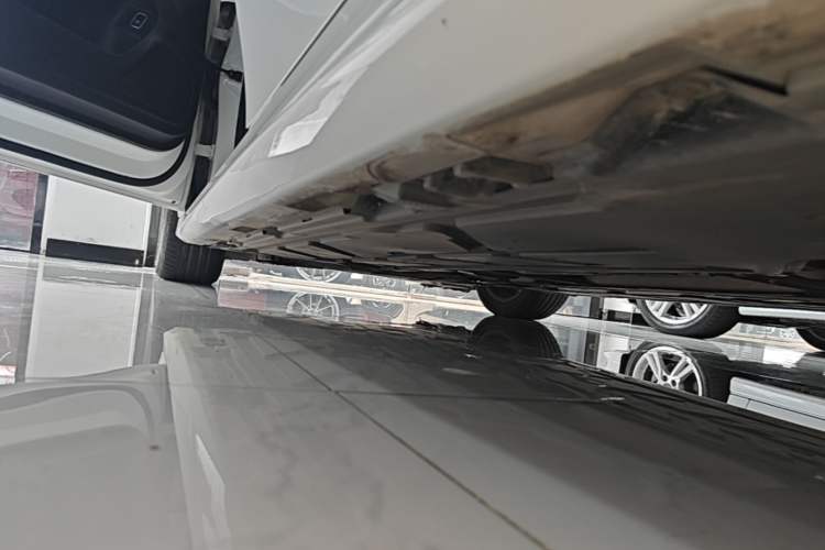 Used Mercedes-Benz A-Class 2019 A 180 L Sport Sedan Left Side Sill