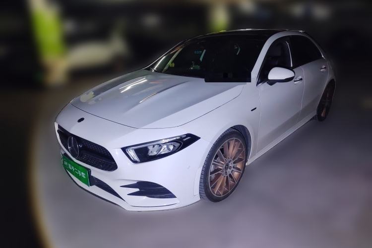 Used Mercedes-Benz A-Class 2019 A 200 L Sport Sedan First Edition Special Edition Guazi used car, China used car export, Used car for sale, Used cars, Cheapest cars for sale