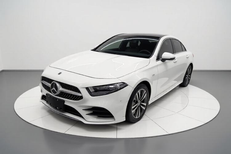 Ojetý Mercedes-Benz A-Class 2019 A 180 L Sport Sedan Guazi used car, China used car export, Used car for sale, Used cars, Cheapest cars for sale