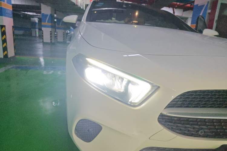 Used Mercedes-Benz A-Class 2019 A 200 Dynamic Edition Right Front Headlight