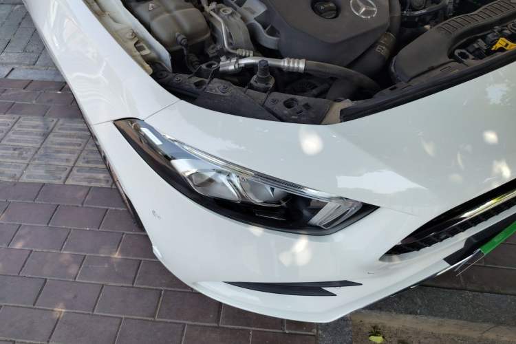 Used Mercedes-Benz A-Class 2019 A 200 L Sport Sedan First Edition Special Edition Right Front Headlight