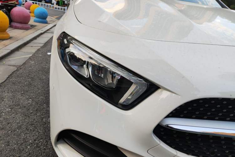 Used Mercedes-Benz A-Class 2019 A 200 L Sport Sedan First Edition Special Edition Right Front Headlight