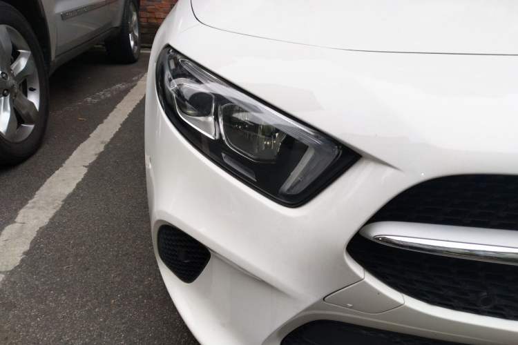 Used Mercedes-Benz A-Class 2019 A 200 Dynamic Edition Right Front Headlight