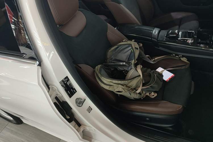 Used Mercedes-Benz A-Class 2019 A 200 L Sport Sedan Right Front Seat