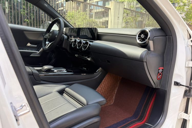 Used Mercedes-Benz A-Class 2019 A 200 L Right Front Seat