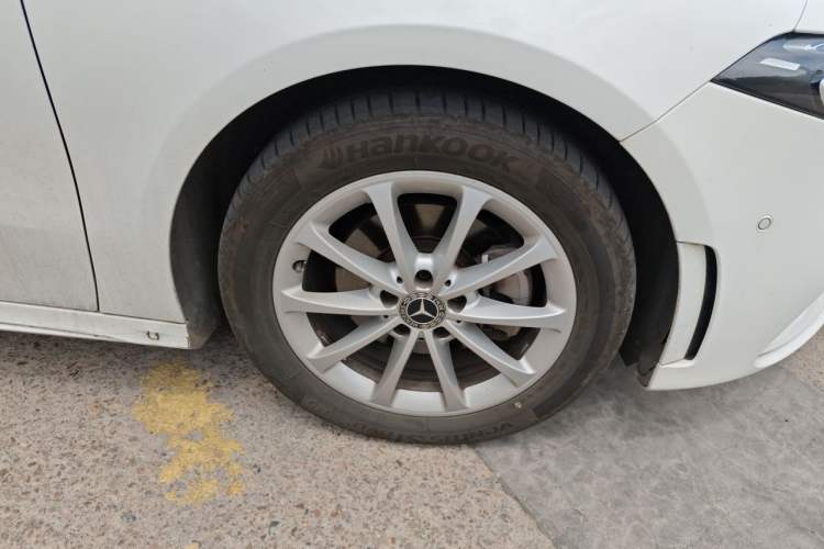 Used Mercedes-Benz A-Class 2019 A 200 L Sport Sedan Right Front Wheel Hub