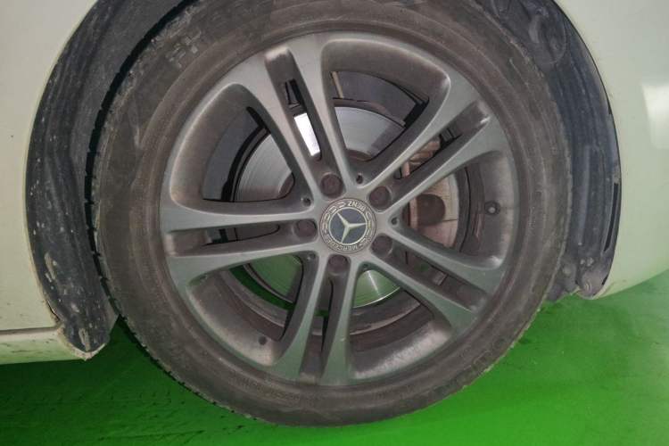 Used Mercedes-Benz A-Class 2019 A 200 Dynamic Edition Right Front Wheel Hub