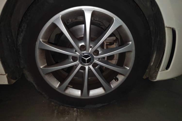Used Mercedes-Benz A-Class 2019 A 200 L Sport Sedan Right Front Wheel Hub