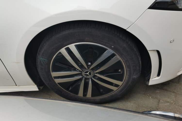 Used Mercedes-Benz A-Class 2019 Restyled A 180 L Sport Sedan Right Front Wheel Hub