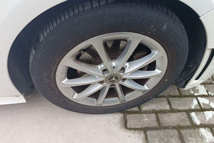 Used Mercedes-Benz A-Class 2019 A 200 L Sport Sedan Right Front Wheel Hub