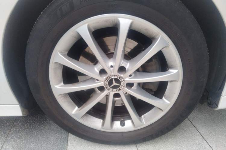 Used Mercedes-Benz A-Class 2019 Restyled A 200 L Sport Sedan Right Front Wheel Hub