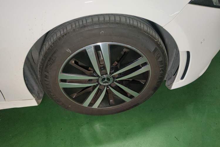 Used Mercedes-Benz A-Class 2019 A 180 L Sport Sedan Right Front Wheel Hub