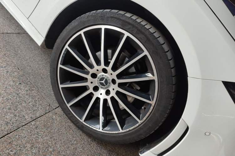 Used Mercedes-Benz A-Class 2019 A 200 L Sport Sedan First Edition Special Edition Right Front Wheel Hub