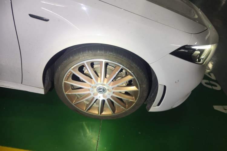 Used Mercedes-Benz A-Class 2019 A 200 L Sport Sedan First Edition Special Edition Right Front Wheel Hub