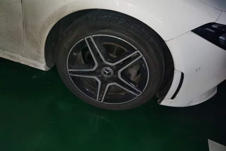 Used Mercedes-Benz A-Class 2019 A 200 L Right Front Wheel Hub