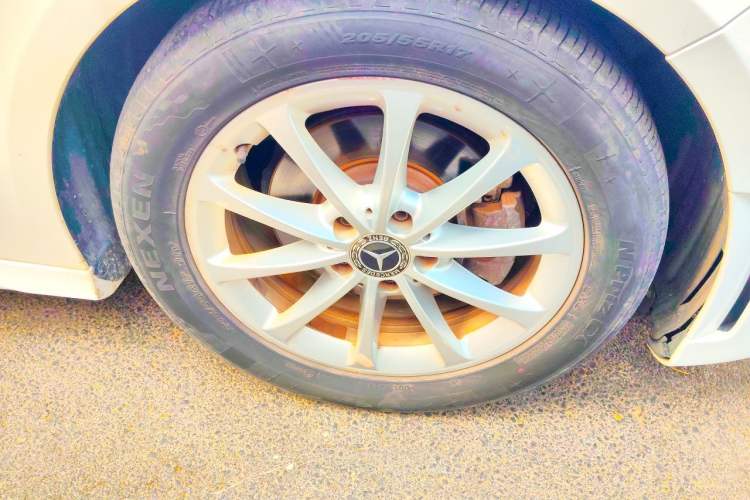 Used Mercedes-Benz A-Class 2019 A 200 L Sport Sedan Right Front Wheel Hub