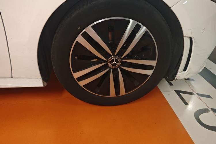 Used Mercedes-Benz A-Class 2019 A 180 L Sport Sedan Right Front Wheel Hub