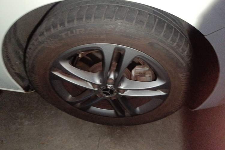 Used Mercedes-Benz A-Class 2019 A 200 L Right Front Wheel Hub