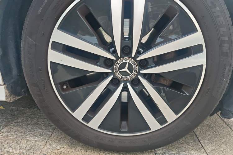 Used Mercedes-Benz A-Class 2019 Restyled A 180 L Sport Sedan Right Front Wheel Hub