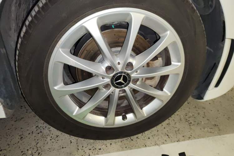 Used Mercedes-Benz A-Class 2019 A 200 L Sport Sedan Right Front Wheel Hub