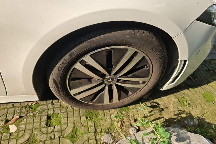 Used Mercedes-Benz A-Class 2019 A 180 L Sport Sedan Right Front Wheel Hub