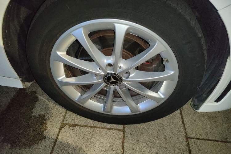 Used Mercedes-Benz A-Class 2019 Restyled A 200 L Sport Sedan Right Front Wheel Hub