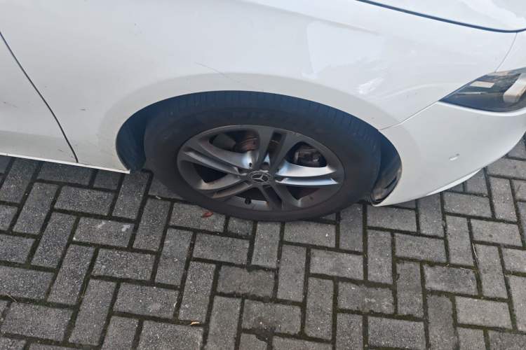 Used Mercedes-Benz A-Class 2019 A 200 Dynamic Edition Right Front Wheel Hub