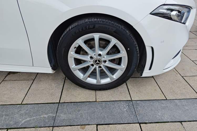 Used Mercedes-Benz A-Class 2019 A 200 L Sport Sedan Right Front Wheel Hub