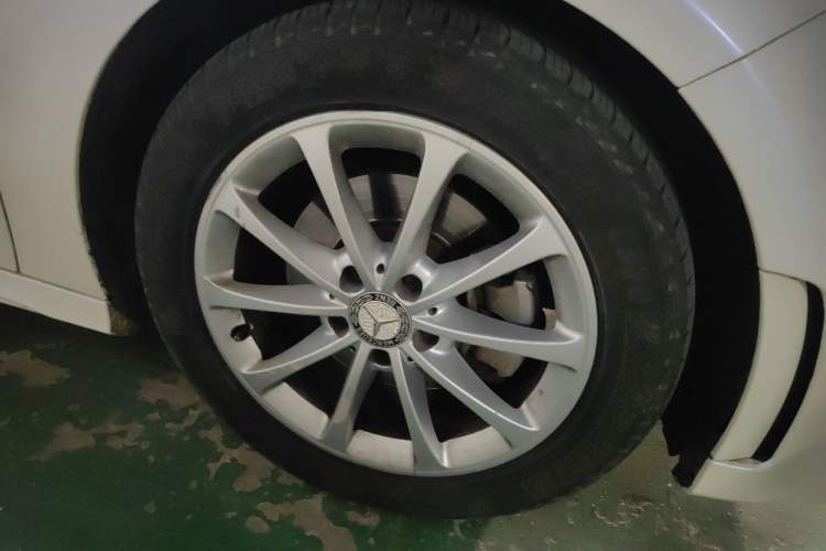Used Mercedes-Benz A-Class 2019 A 200 L Sport Sedan Right Front Wheel Hub