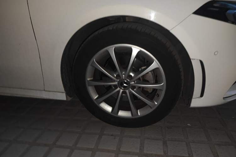 Used Mercedes-Benz A-Class 2019 Restyled A 200 L Sport Sedan Right Front Wheel Hub