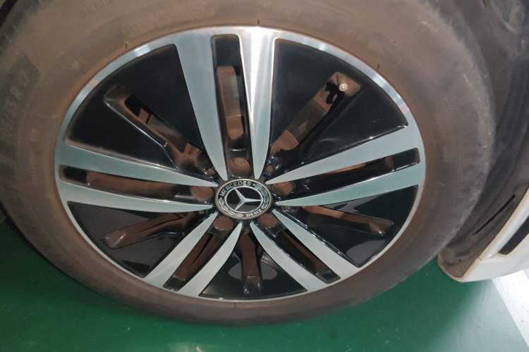 Used Mercedes-Benz A-Class 2019 A 180 L Sport Sedan Right Front Wheel Hub