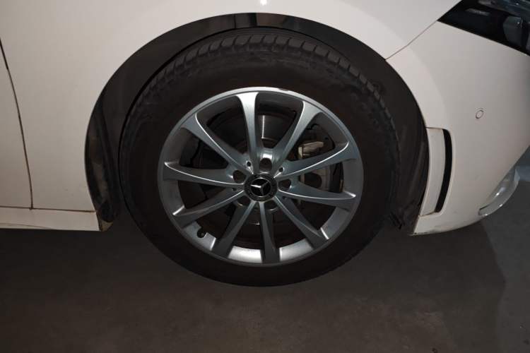 Used Mercedes-Benz A-Class 2019 A 200 L Sport Sedan Right Front Wheel Hub