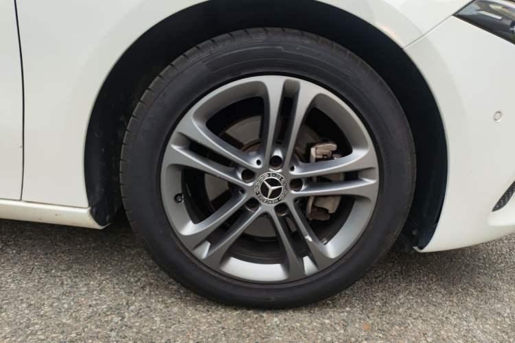 Used Mercedes-Benz A-Class 2019 A 200 L Right Front Wheel Hub